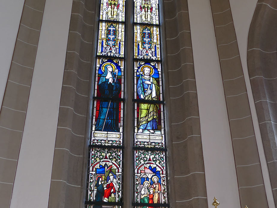 Die Chorfenster in der Stadtpfarrkirche St. Crescentius in Naumburg (Foto: Karl-Franz Thiede)